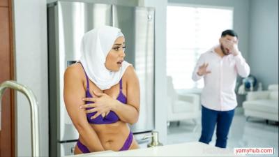 Mujeres musulmanas con hijab, tetas grandes, culo grande, carmela clutch, cabalgando sobre la polla del dueño de casa